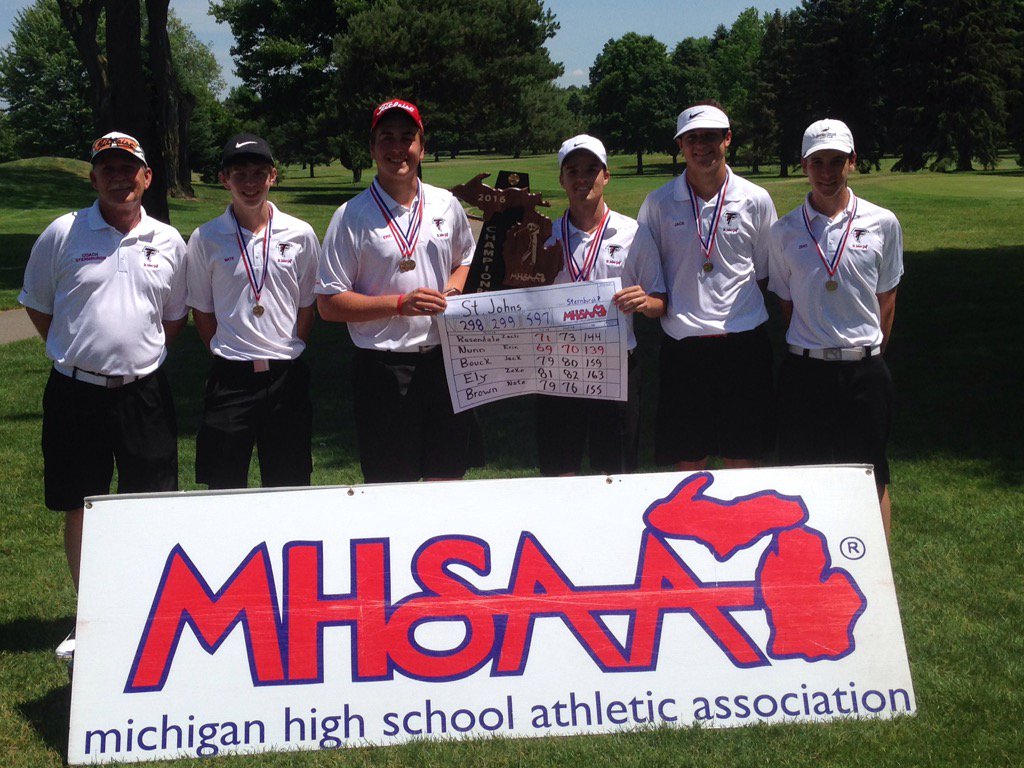 2015-16 MHSAA Boys Golf Division II State Champions
